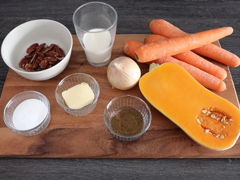 Ingrédients de soupe butternut carotte
